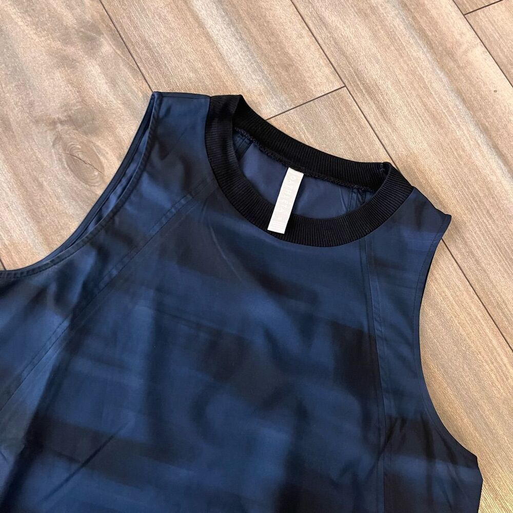 Athleta Blue Pattern Athletic Workout Tank Too Women Medium - Picture 2 of 4